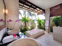 Villa Kalimaya Satu I, Master Bathroom